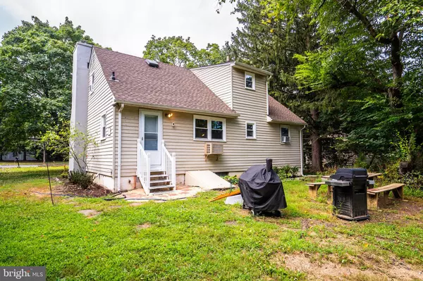 East Windsor, NJ 08520,288 DUTCH NECK RD