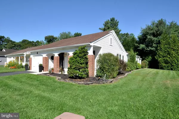 Southampton, NJ 08088,2 NEWBURY DR