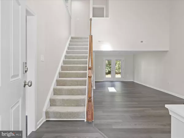 Woodbridge, VA 22193,6110 OUST LN