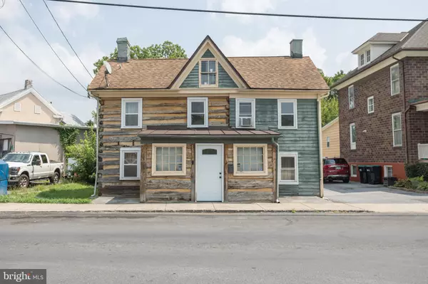 131 S MASSANUTTEN ST, Strasburg, VA 22657