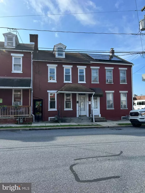 Columbia, PA 17512,528 WALNUT ST