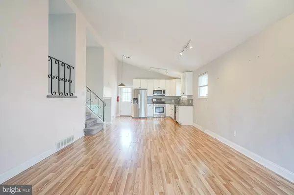 Pennsauken, NJ 08109,7403 GRANT AVE