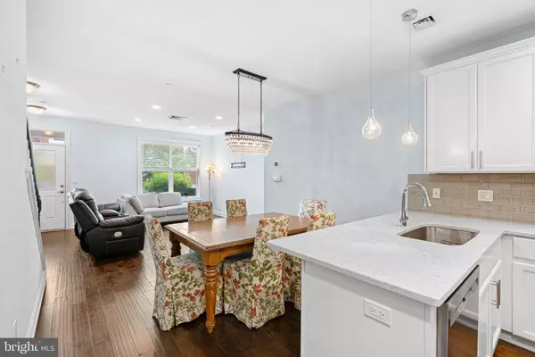 Conshohocken, PA 19428,353 W 7TH AVE