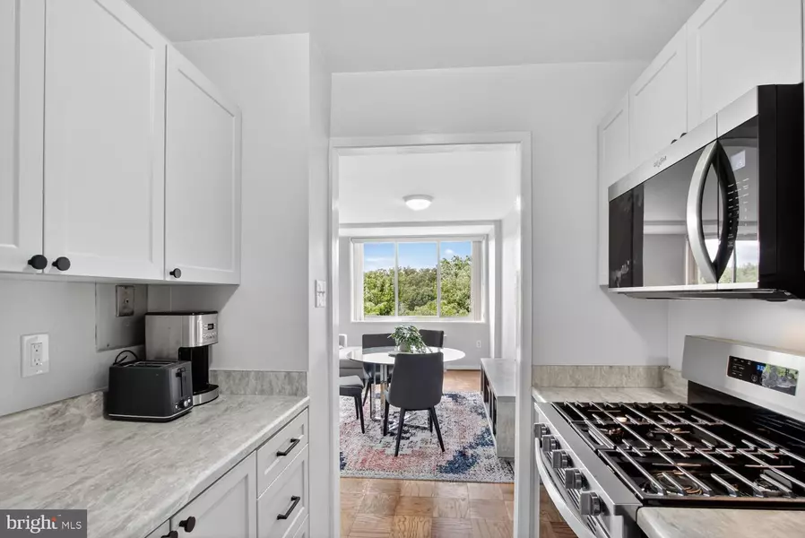 10401 GROSVENOR PL #808, Rockville, MD 20852