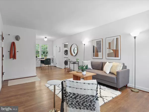 Alexandria, VA 22305,9 E GLEBE RD #C