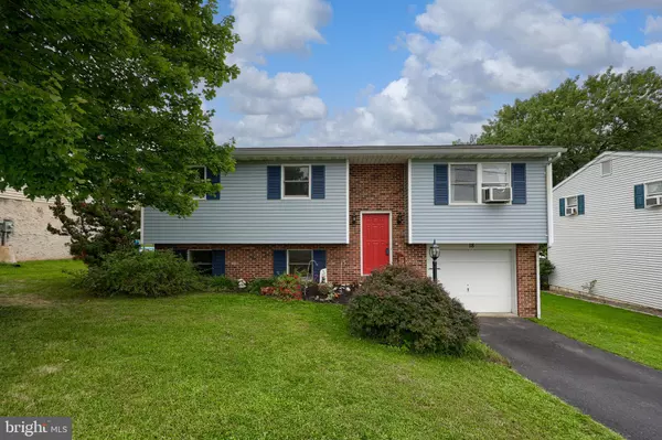 18 AKRON RD, Ephrata, PA 17522