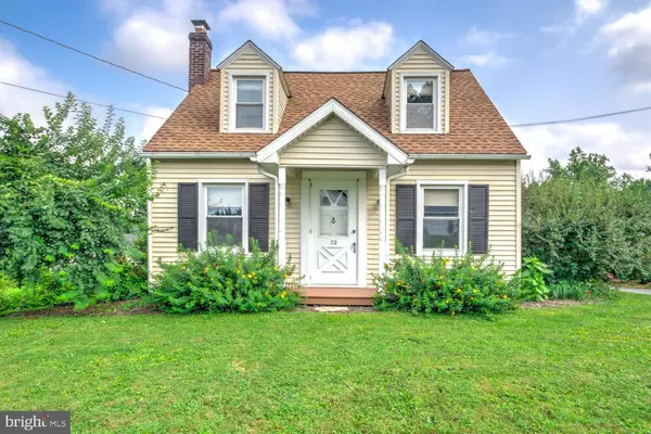 72 PARK ST, Stevens, PA 17578