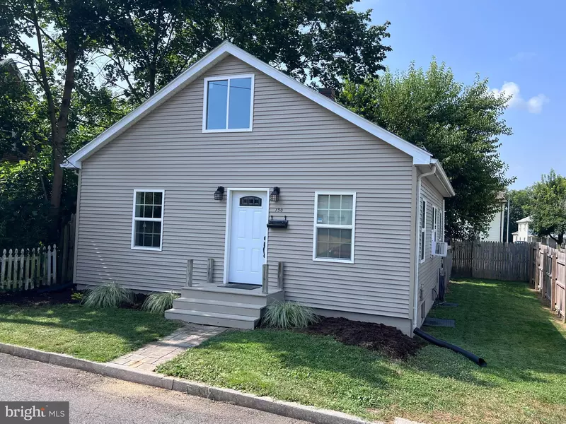 130 E NORTH ST, Woodstock, VA 22664