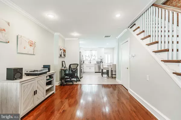 Philadelphia, PA 19148,347 TREE ST