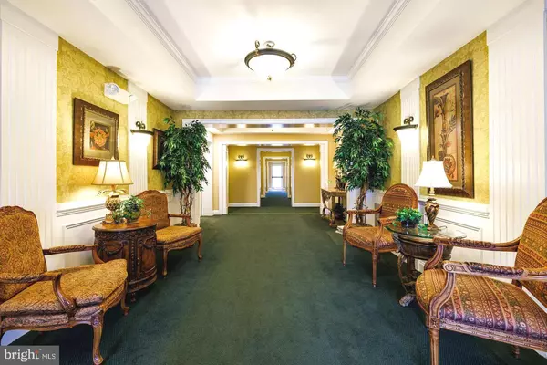 Laurel, MD 20707,13601 BELLE CHASSE BLVD #210