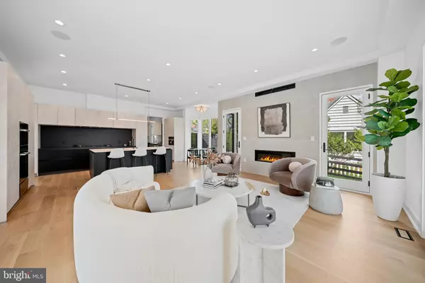 Bethesda, MD 20814,7805 MOORLAND LN