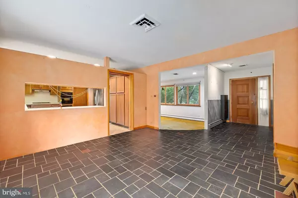 Monroe Township, NJ 08831,26 BENTLEY RD