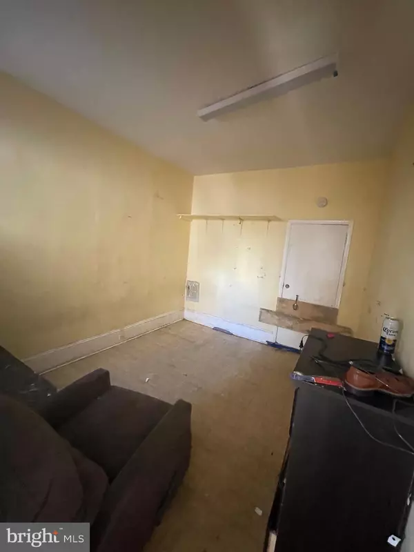 Philadelphia, PA 19148,727 SNYDER AVE