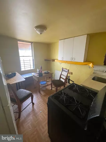 727 SNYDER AVE, Philadelphia, PA 19148