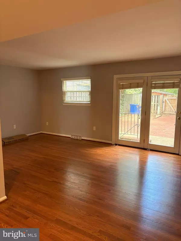 Alexandria, VA 22310,6447 GILDAR ST