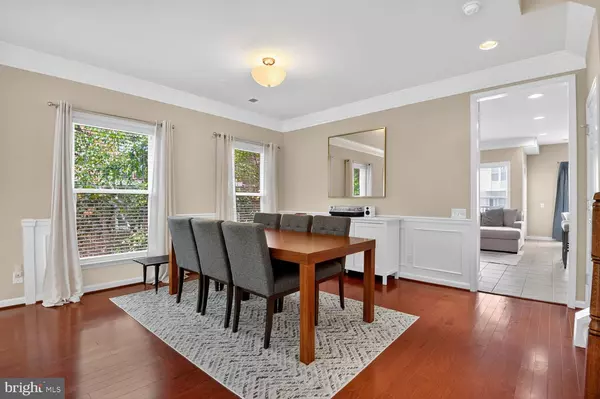 Fairfax, VA 22031,3006 RITTENHOUSE CIR #28