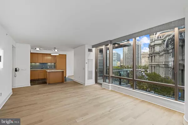 Philadelphia, PA 19102,1414 S PENN SQ #5B