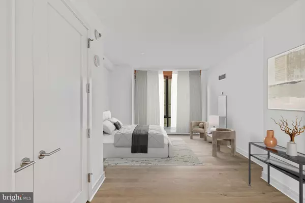 Philadelphia, PA 19102,1414 S PENN SQ #5B