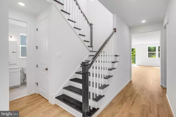 Orange, VA 22960,516 ASTER LN