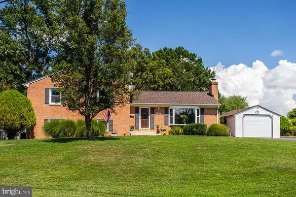 Alexandria, VA 22310,5004 LARNO DR