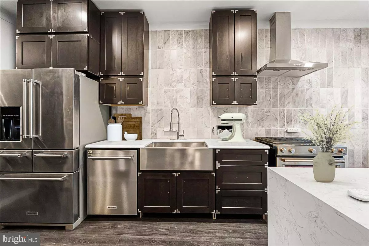 Alexandria, VA 22314,625 SLATERS LN #G4