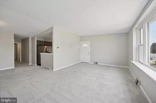 Philadelphia, PA 19152,7829 BRIER ST