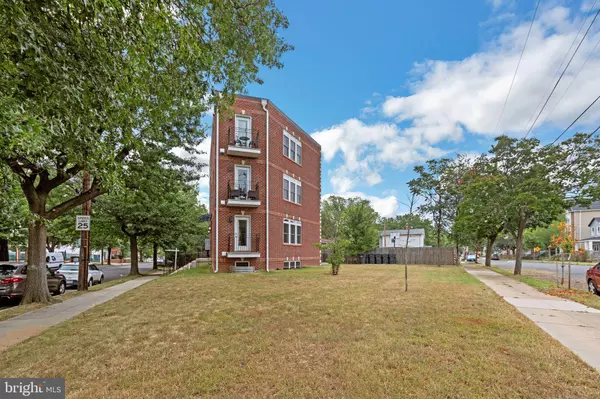 Washington, DC 20019,4613 MINNESOTA AVE NE #2