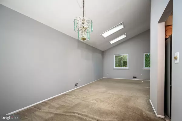 Monmouth Junction, NJ 08852,4 DONNER CT