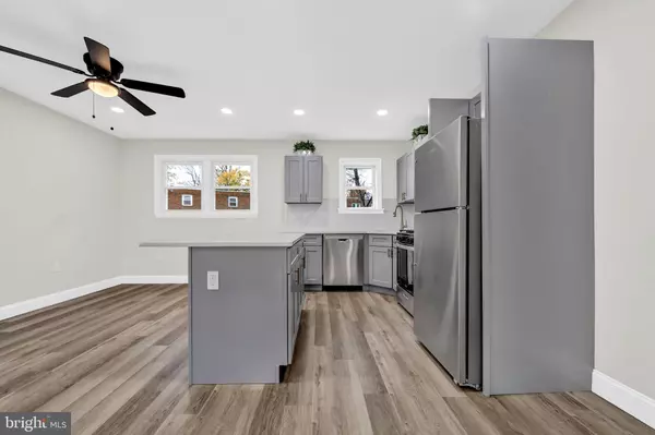 Camden, NJ 08105,355 S 27TH ST