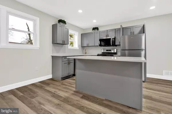 Camden, NJ 08105,355 S 27TH ST