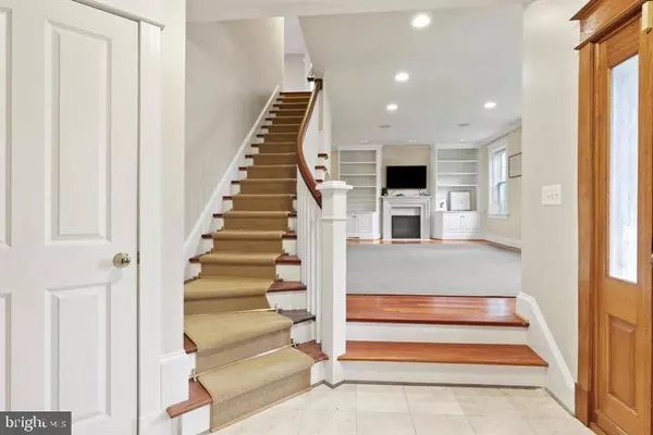 Mclean, VA 22101,1515 CEDAR AVE