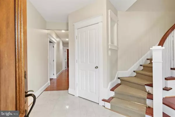 Mclean, VA 22101,1515 CEDAR AVE