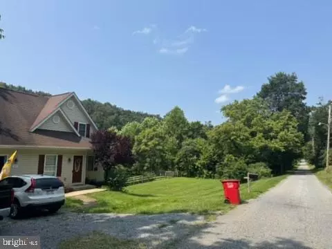 Bunker Hill, WV 25413,410 COUNTERFEIT WAY