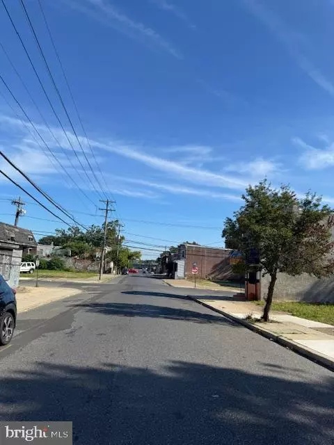 Camden, NJ 08104,1463 LOUIS ST
