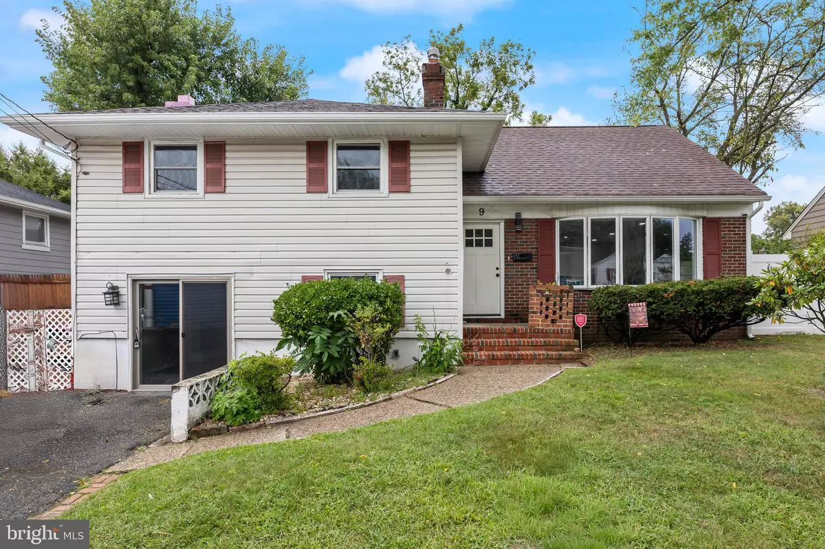 Burlington, NJ 08016,9 ROSE LN