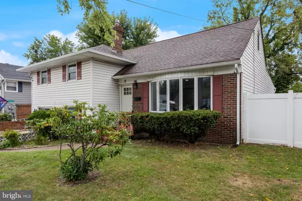 Burlington, NJ 08016,9 ROSE LN