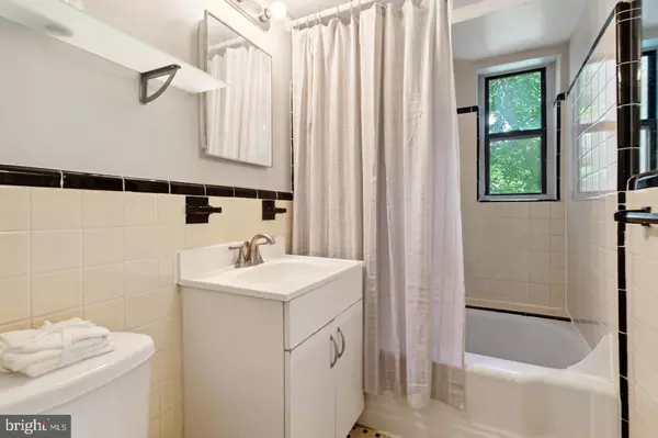 Washington, DC 20008,3701 CONNECTICUT AVE NW #206