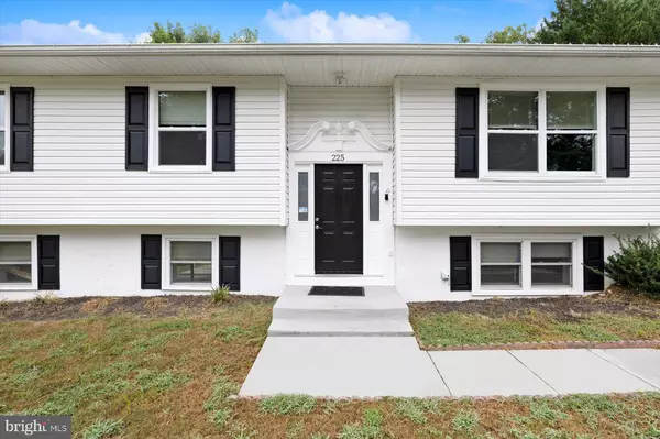 Stafford, VA 22556,225 OAK GROVE LN