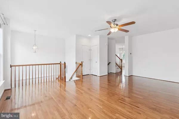 Chantilly, VA 20152,42783 SHALER ST