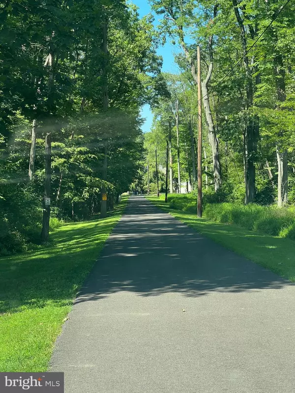 Quakertown, PA 18951,1627 E SAW MILL RD