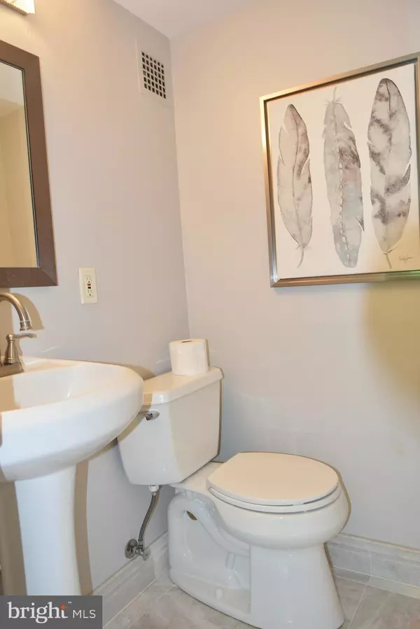 Annandale, VA 22003,4360 IVYMOUNT CT #32