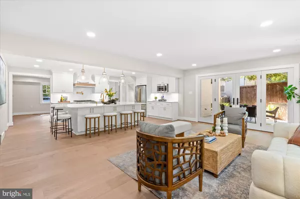 Alexandria, VA 22302,903 E TIMBER BRANCH PKWY