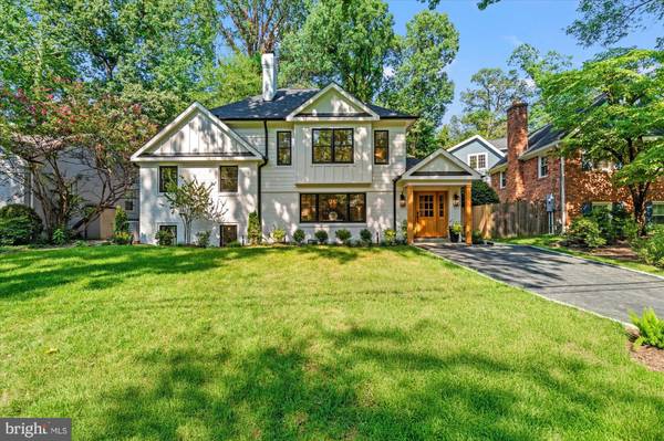 903 E TIMBER BRANCH PKWY, Alexandria, VA 22302