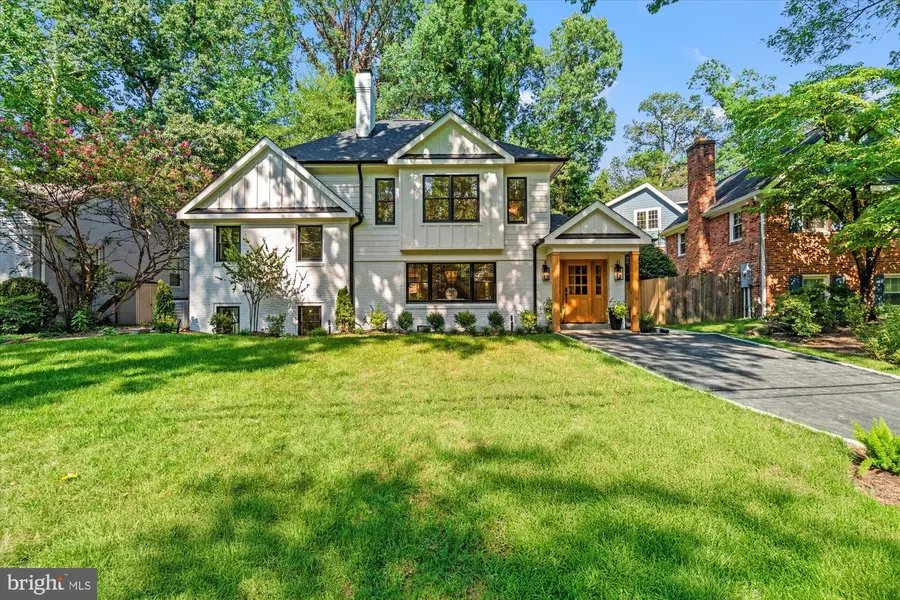 903 E TIMBER BRANCH PKWY, Alexandria, VA 22302