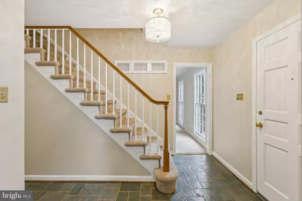 Arlington, VA 22207,4893 35TH RD N