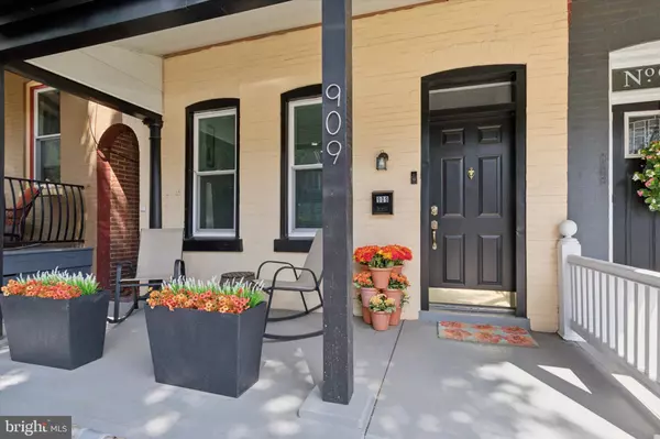 Lancaster, PA 17602,909 E ORANGE ST