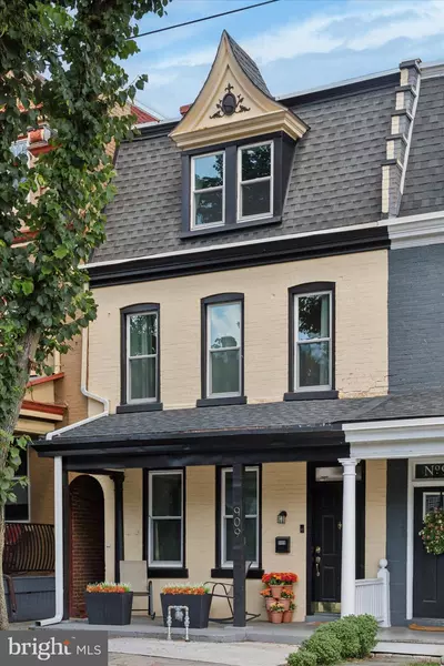 909 E ORANGE ST, Lancaster, PA 17602