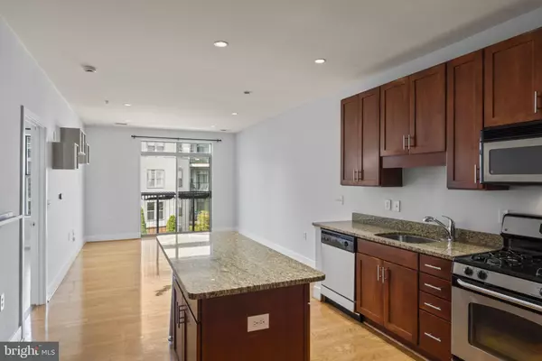 Arlington, VA 22209,1800 WILSON BLVD #305