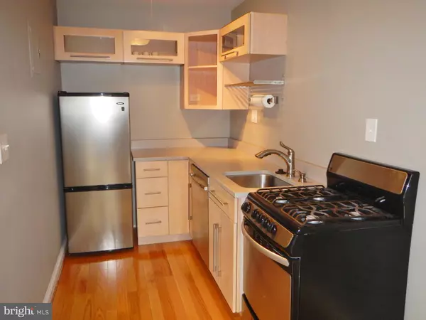 Arlington, VA 22209,1563 COLONIAL TER #302