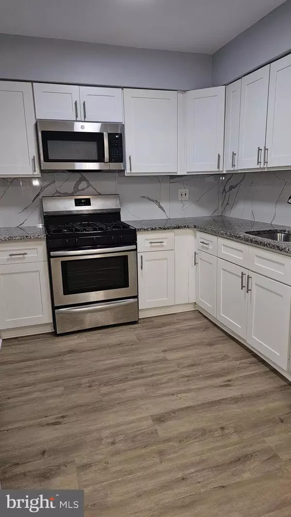 Philadelphia, PA 19152,2201-25 LANSING ST